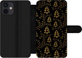 Bookcase Geschikt voor iPhone 12 Mini telefoonhoesje - Kerst - Goud - Zwart - Patroon - Met vakjes - Wallet case met magneetsluiting