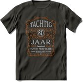 80 Jaar Legendarisch Gerijpt T-Shirt | Oranje - Grijs | Grappig Verjaardag en Feest Cadeau Shirt | Dames - Heren - Unisex | Tshirt Kleding Kado | - Donker Grijs - 3XL