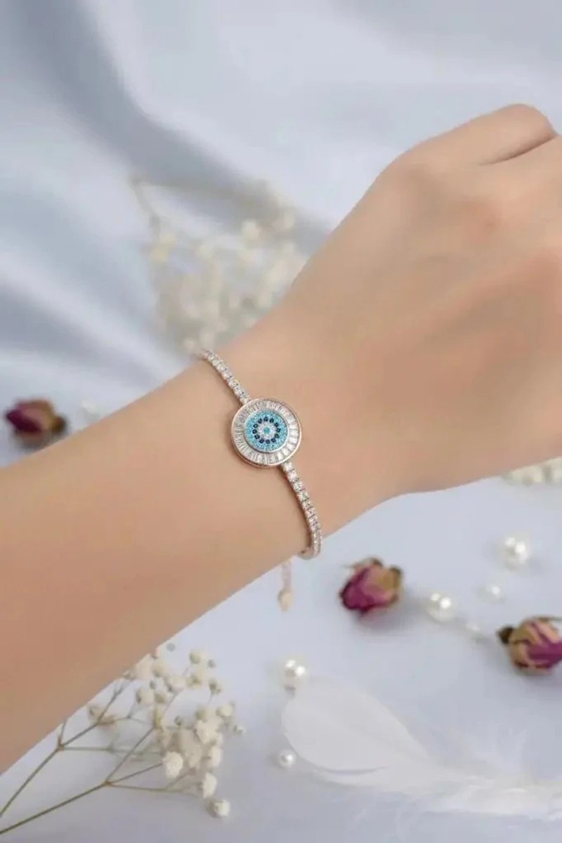 Dorvina Sieraad - Goudkleurig Boze Oog Model Zirkonia Verstelbaar - Armband Verkleurt Niet | Stijlvol en Duurzaam Sieraad