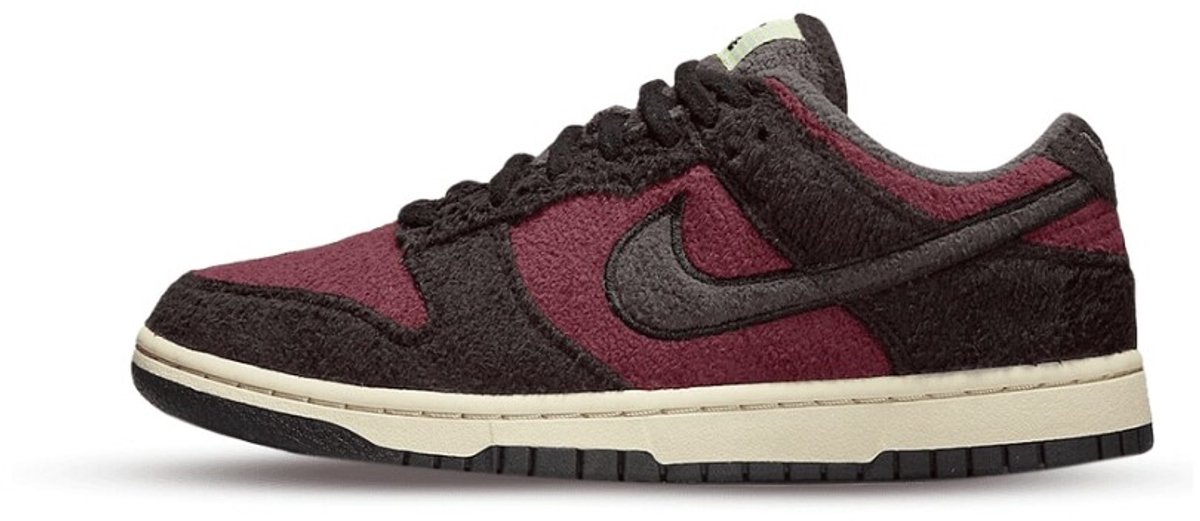 Nike Dunk Low Fleece Burgundy Crush Zwart