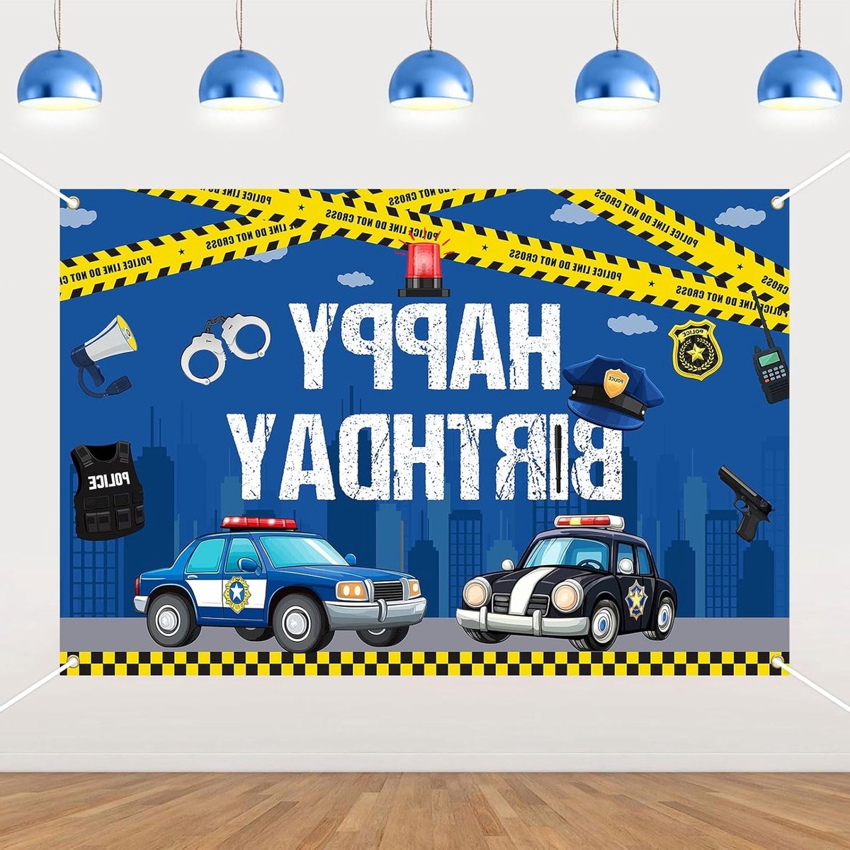 Feestelijke politie verjaardagsdecoratie met banner en achtergrond voor jongens 1e tot 5e verjaardag, politieauto thema en party accessoires