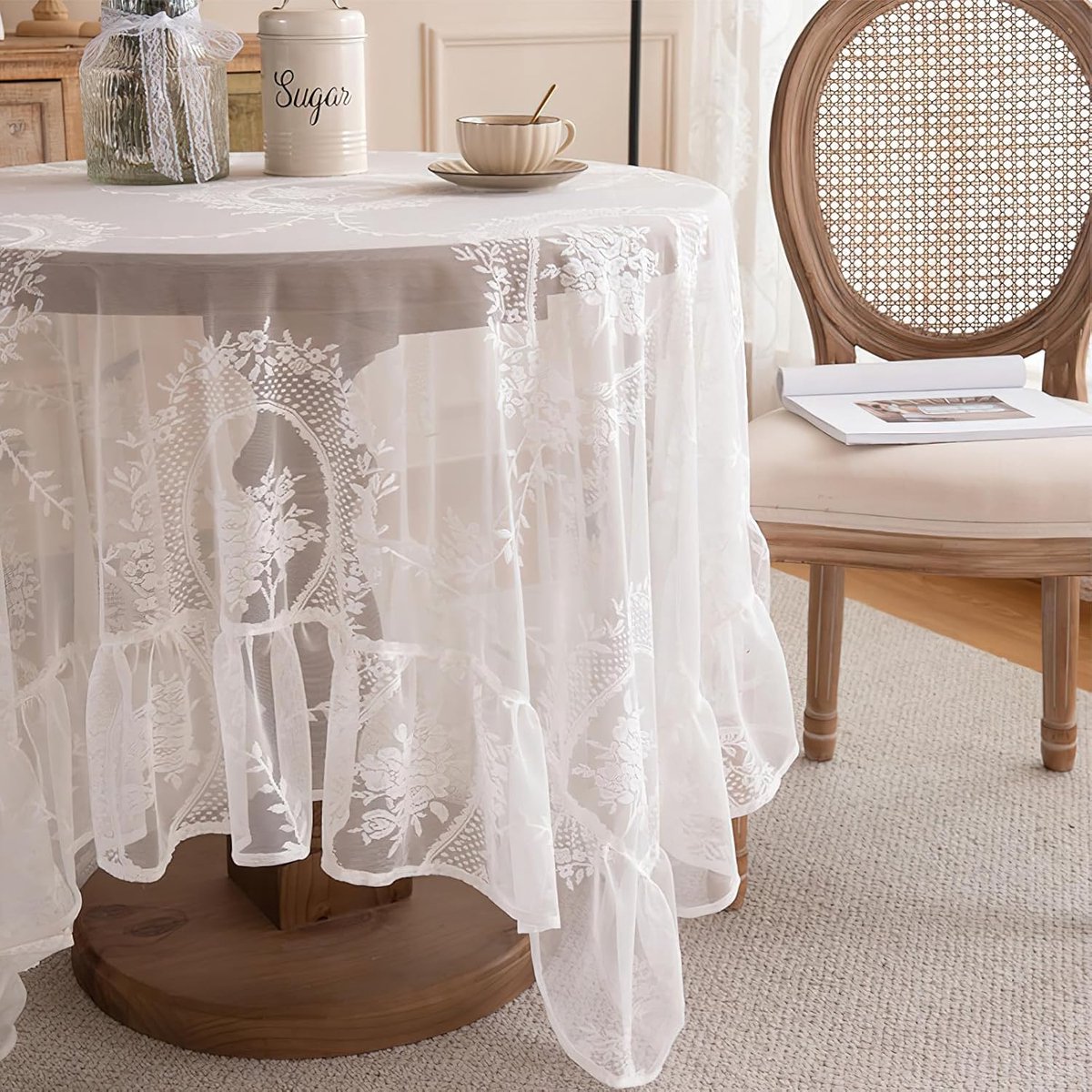 Tafelkleed Kant - Decoratief Kleed - Tafeldecoratie - Met Ruches - 140x140 cm - Wit