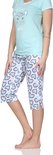 Lichtblauwe pyjamaset met capri broek met hartjesprint in grijs en lichtblauw, en T-shirt met opdruk 'Born to be Wild'.