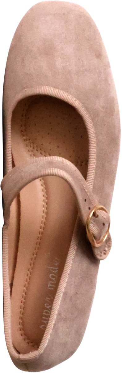 Ballerina met riempjes en gesp