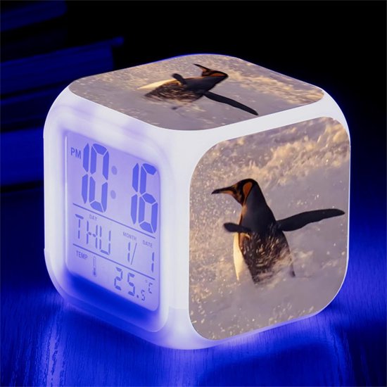 Digitale Wekker - Nachtlamp Klok - Kinderkamer Decoratie - Zeven Kleuren Licht - 80 x 80 mm - Wit — afbeelding 3