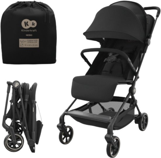 Zwarte kinderwagen, ingeklapte kinderwagen en transporttas.