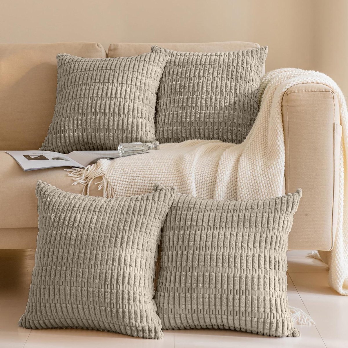 Softalker Gooien Kussenslopen 18x18 Inch, Set van 4, Corduroy Zacht Gestreept Farmhouse Boho Kussenhoes, Modern Decoratief Kussen voor Bank Sofa Slaapkamer Woonkamer (Taupe)