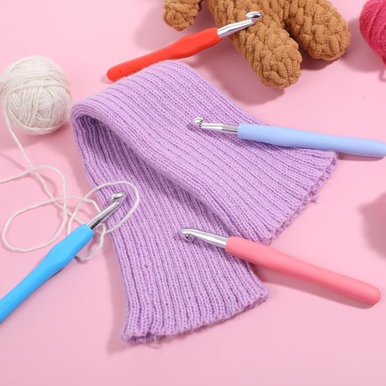 Set van 4 ergonomische haaknaalden 7mm, 8mm, 9mm, 10mm in verschillende kleuren met zachte handgreep voor beginners, ideaal voor het haken van truien, sjaals en mutsen — afbeelding 4