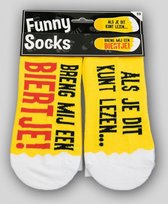 Sokken - Funny socks - Als je dit kunt lezen breng mij een biertje - In cadeauverpakking met gekleurd lint