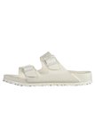 Witte Birkenstock Arizona EVA slipper, profiel van de zool zichtbaar.