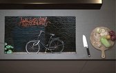 Inductieplaat Beschermer - Fiets geparkeerd tegen Muur met Tekst ''Amsterdam'' - 90x52 cm - 2 mm Dik - Inductie Beschermer van Vinyl