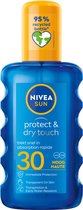 NIVEA SUN Protect & Dry Touch Transparante Zonnebrand Spray - SPF 30 - Waterbestendig - Geen witte strepen - 200 ml