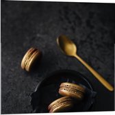Acrylglas - Gouden Macarons en Lepel - 80x80cm Foto op Acrylglas (Wanddecoratie op Acrylglas)
