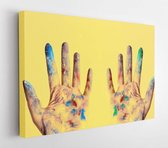 Onlinecanvas - Schilderij - Both Hands Stained With Paints Art Horizontal Horizontal - Multicolor - 75 X 115 Cm