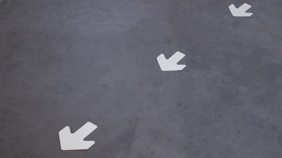 Flèche Wit 90 x 130 mm - autocollant de sol avec couche supérieure lisse