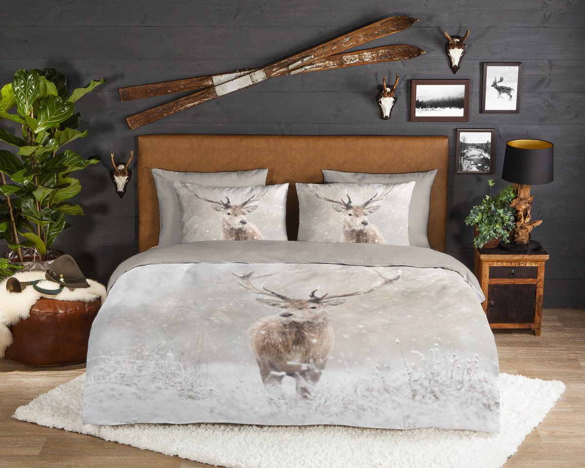 Good Morning dekbedovertrek herten in winterlandschap - 2 persoons 200x200/220 cm - Zand - 100% Katoen flanel