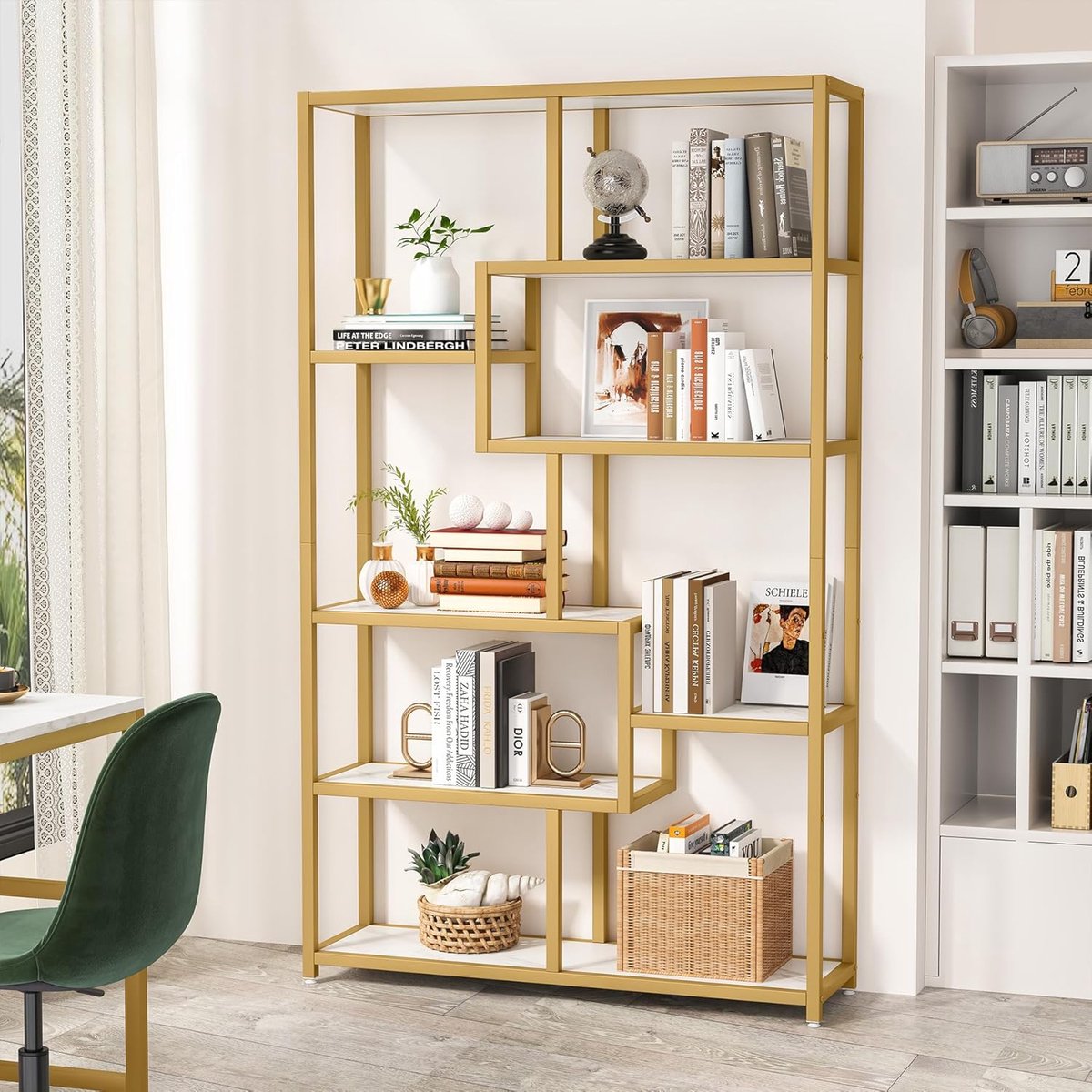TRIBESIGNS - Boekenkast - Boekenrek met 8 Planken - Modern - Kasten Spaanplaat - Wit en goud - 100 x 30 x 180 cm