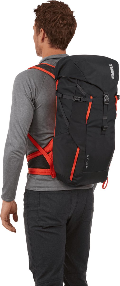 Sac à Dos De Randonnée THULE AllTrail 18 L - Noir, Unisexe, Avec Housse Anti-pluie, Neuf