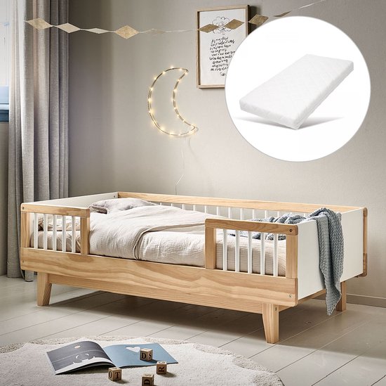 Foto: Peuterbed naturel 140x70 cm met matras scandinavisch kinderbed inclusief uitvalhekje natuurlijke houtnerf voor een stijlvolle toevoeging aan elke kinderkamer