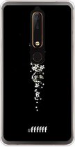 Nokia 6 (2018) Hoesje Transparant TPU Case - White flowers in the dark #ffffff
