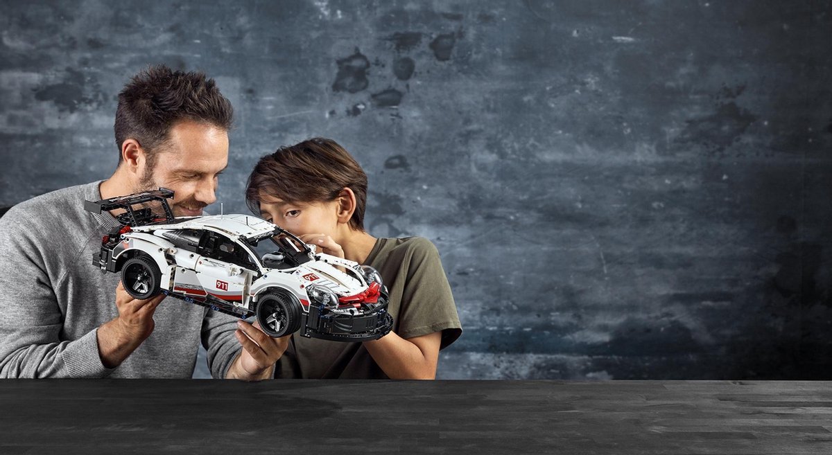 LEGO Technic Porsche 911 RSR - 42096 | bol.com