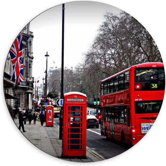 Dibond Wandcirkel - Rode Bus en Telefooncel in Londen - 60x60cm Foto op Aluminium Wandcirkel (met ophangsysteem)