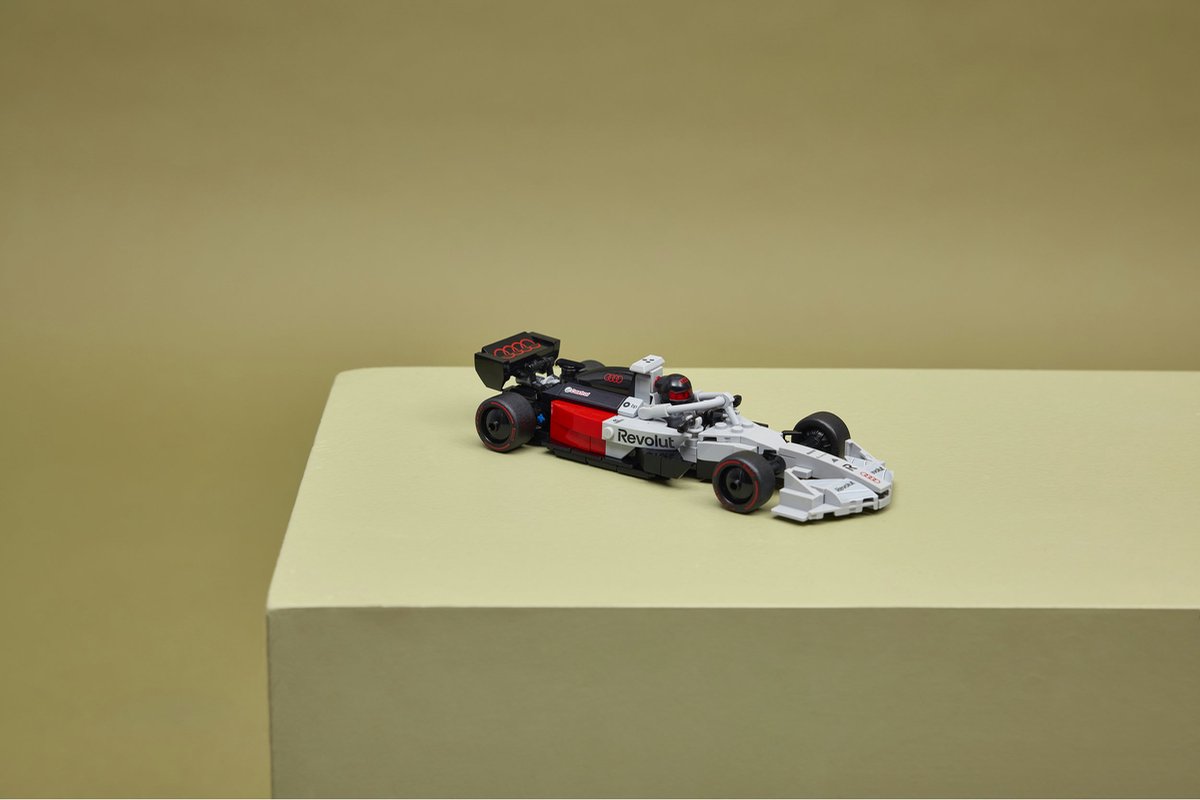 LEGO® Speed Champions Audi Revolut F1® Team R26 Racewagen - 77259 — afbeelding 9