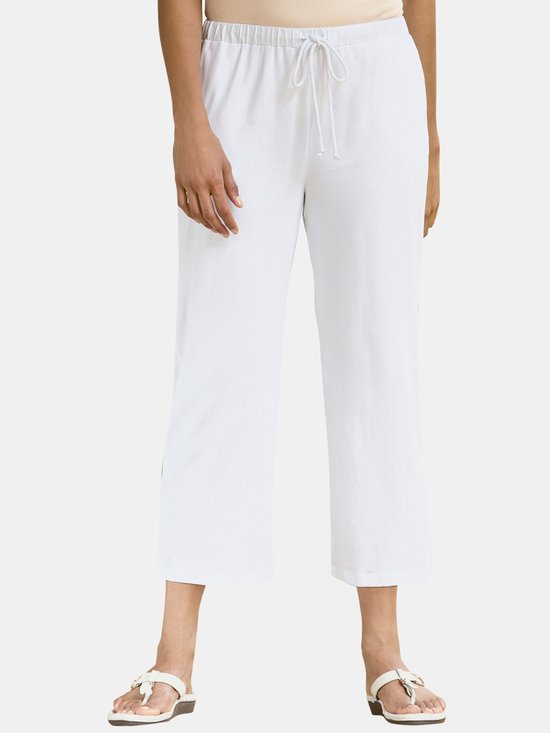 Witte 3/4-jerseybroek met rechte pijpen, elastische tailleband met trekkoord en witte teenslippers.