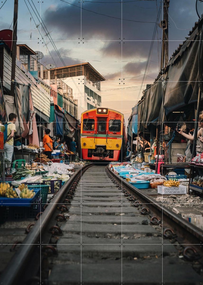 IXXI Railway Market, Tristan Zhou - 100 x 140 cm - Gratis ophangtool - Grote wanddecoratie en posters - Realisme, Kleurrijk, Fotografie, Mancave