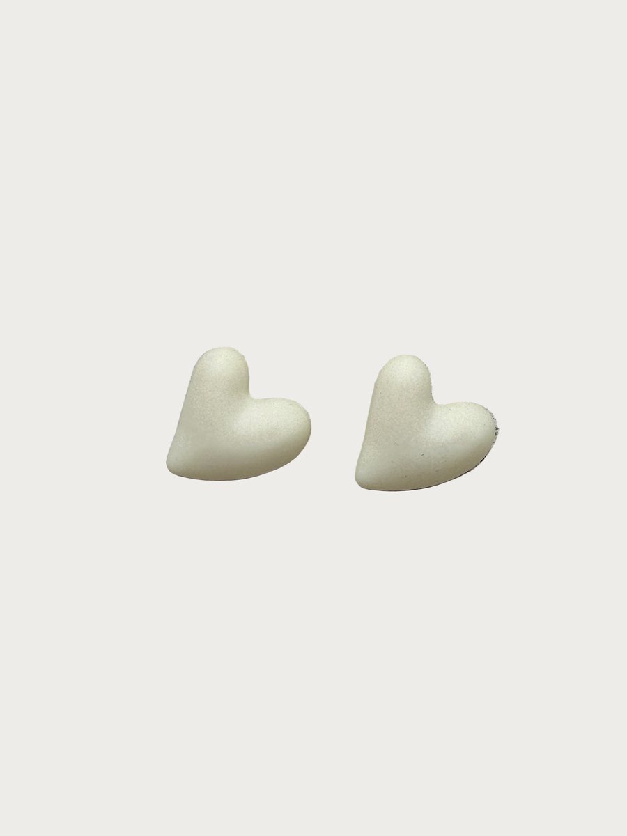 Soft Heart – Studs – Polymer Resin