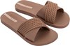 Bruine Ipanema slippers met dikke, gevlochten band en Ipanema logo.