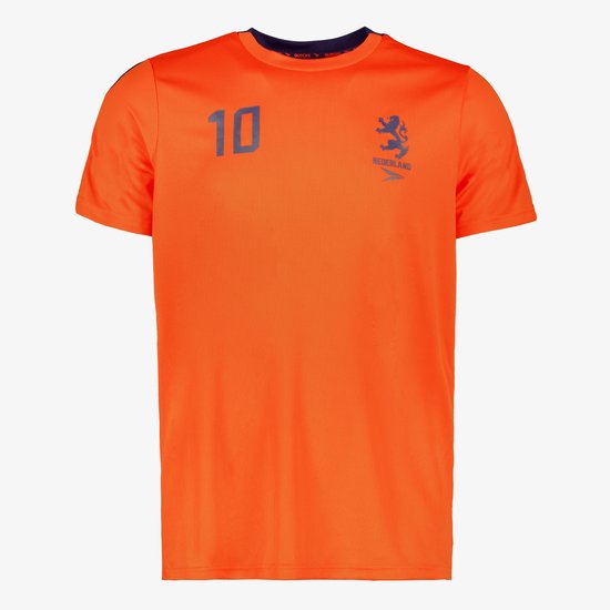 Oranje voetbalshirt met V-hals, donkerblauwe opdruk '10' en 'Nederland' met leeuw.