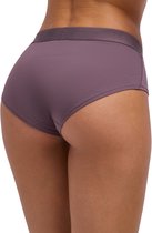 Achterkant van een paarse slip met Falke logo tailleband.