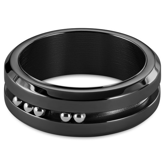 Zwarte ring met geribbelde middenband en vijf zilverkleurige kralen.