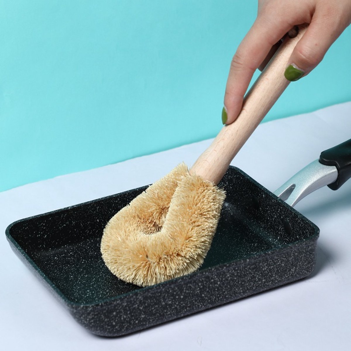 Kokosvezelborstel voor het schoonmaken van flessen en pannen, stevige en milieuvriendelijke borstel met houten handvat en houder, inclusief borstel voor het reinigen van keukenafwas en groenten.