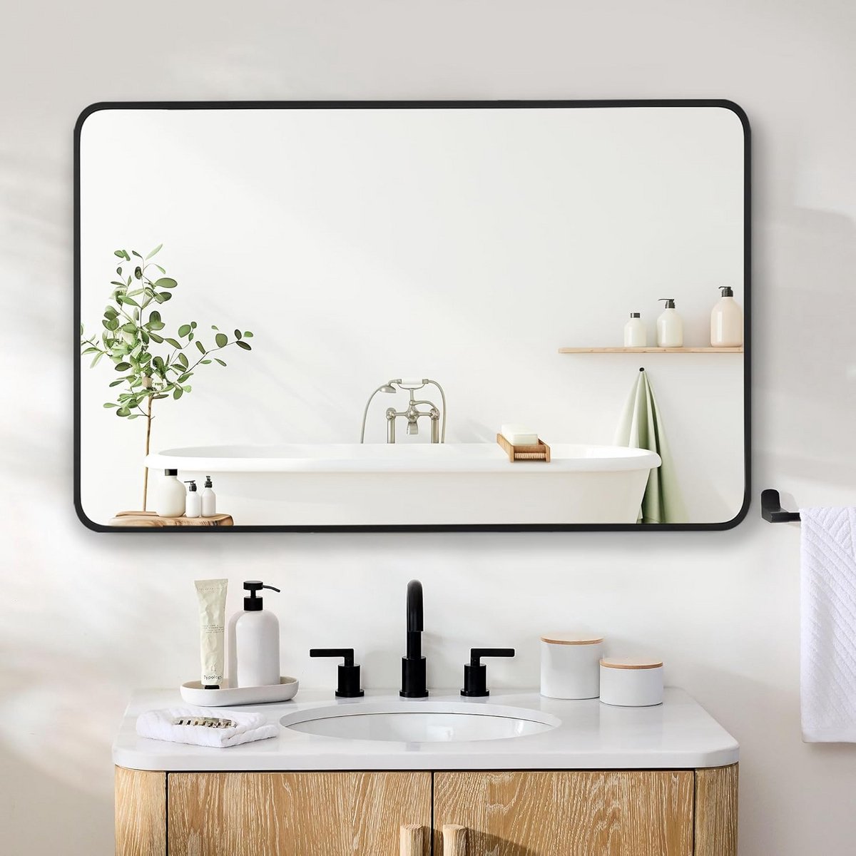 Rechthoekige Wandspiegel met Zwart Stalen Frame - Badkamer, Slaapkamer & Woonkamer