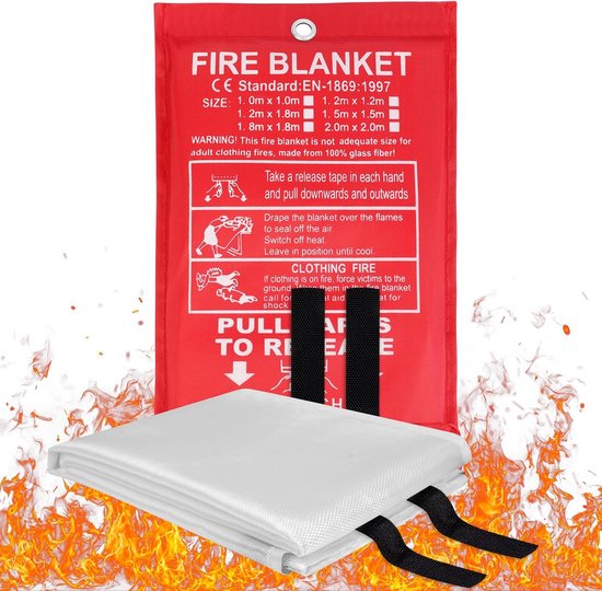 Een opgevouwen rode brandblusdeken met instructies en een witte deken met zwarte banden bij vlammen.