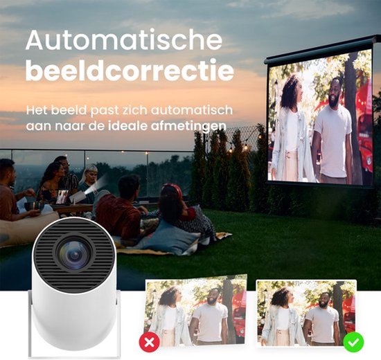 Witte beamer met automatische beeldcorrectie projecteert een stel buiten. Groepsfoto's met rode kruis en groene vink.