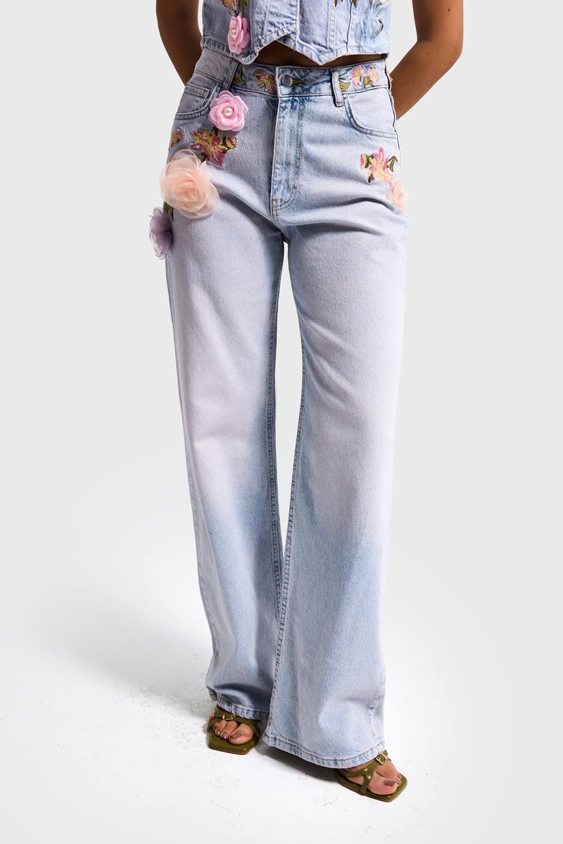 It's Basic - FLORAL STRAIGHT HIGH RISE JEANS