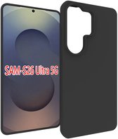 Zwarte hoes voor telefoon naast scherm met tekst 'SAM-S26 Ultra 5G'.