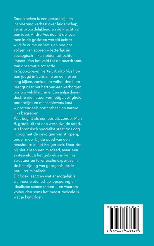 Achterkant van een boek met tekst over 'Spoorzoeken' en een ISBN-barcode.