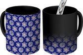 Magische Mok - Foto op Warmte Mokken - Kerst - Patroon - Sneeuw - Zilver - Magic Mok - Beker - 350 ML - Uitdeelcadeautjes