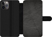 Bookcase Geschikt voor iPhone 11 Pro Max telefoonhoesje - Beton print - Industrieel - Zwart - Met vakjes - Wallet case met magneetsluiting