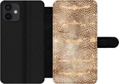 Bookcase Geschikt voor iPhone 12 Mini telefoonhoesje - Slangenprint - Goud - Bruin - Met vakjes - Wallet case met magneetsluiting