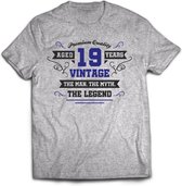 19 Jaar Legend - Feest kado T-Shirt Heren / Dames - Antraciet Grijs / Donker Blauw - Perfect Verjaardag Cadeau Shirt - grappige Spreuken, Zinnen en Teksten. Maat L