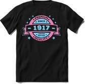 1917 Premium Quality | Feest Kado T-Shirt Heren - Dames | Licht Roze - Licht Blauw | Perfect Verjaardag Cadeau Shirt | Grappige Spreuken - Zinnen - Teksten | Maat S