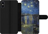 Bookcase Geschikt voor iPhone X telefoonhoesje - Sterrennacht boven de Orsay Parijs - Vincent Van Gogh - Met vakjes - Wallet case met magneetsluiting