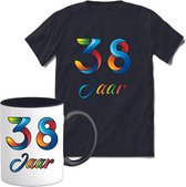 38 Jaar Vrolijke Verjaadag T-shirt met mok giftset Zwart | Verjaardag cadeau pakket set | Grappig feest shirt Heren – Dames – Unisex kleding | Koffie en thee mok | Maat M