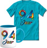 94 Jaar Vrolijke Verjaadag T-shirt met mok giftset Blauw | Verjaardag cadeau pakket set | Grappig feest shirt Heren – Dames – Unisex kleding | Koffie en thee mok | Maat XXL