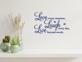 Stickerheld - Muursticker "Love Every Moment" Quote - Woonkamer - vlinders - Engelse Teksten - Mat Donkerblauw - 41.3x67.4cm